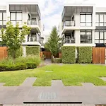 The Pas.Coe - A Stylish 1 Bedroom Unit With Free Parking.