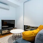 Relaxing Urban Oasis