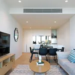 Mega Style Apartments Melbourne Square