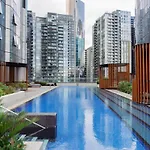 Mega Style Apartments Melbourne Square
