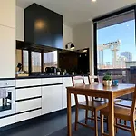 Urban Cityscapes 2Br Apt On Bourke