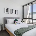Little Ox - Trendy Stay Off Buzzing Smith Street