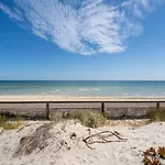 Ti Tree House - Live Like A Bonbeach Local