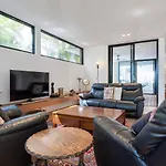 Ti Tree House - Live Like A Bonbeach Local