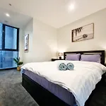 Southbank Modern Apartment
