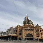 Melbourne Star Apartment