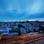 Oaks Melbourne South Yarra Suites