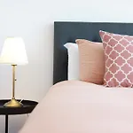 09D 2Bedroom Abnb-Style Ocean View Apt With Free Parking