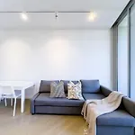 Fawkner Residence 1B2B Condo Smart Tv