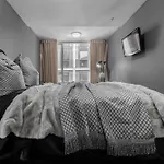 Moody & Charming Hotel Rm In Downtown Melbourne