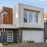 Newsom House - Stylish & Elegant Home With 4 King Beds