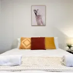 City Central 2Br Retreat On Chinatown Bourke Street