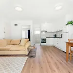 Spacious 1-Bedroom Apartment With Car Space