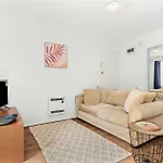 Spacious 1-Bedroom Apartment With Car Space
