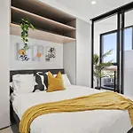 Cozy 2Br Apartment In Melbourne Cbd With Pool & Gym