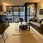 Flinders Retreat Apartment With Free Parking