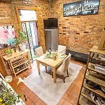 Fitzroy- Private Rooms 2-4 Guest #Guesthouse #Ausgp #Directtram #F1