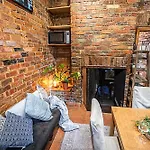 Fitzroy- Private Rooms 2-4 Guest #Guesthouse #Ausgp #Directtram #F1