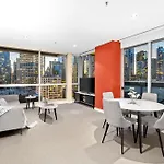 1-Bedroom Apartment In The Heart Of Melbourne Cbd