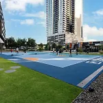 Rest Melbourne Square Apartment