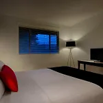 Crest On Barkly Hotel