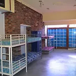 Hostel Plus Collingwood