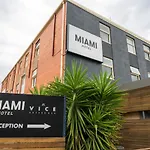 Miami Hotel Melbourne