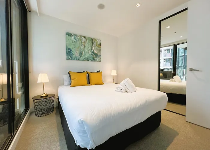 2Br 1 Bath, Dockland, Marvel Stadium, Spacious