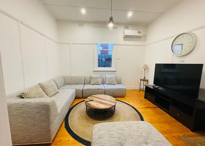 D114 Victorian Central Stay