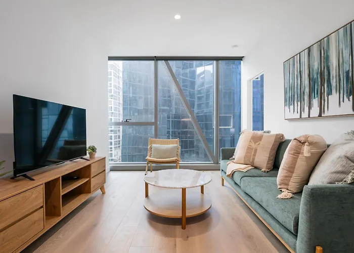 Modern 2Br Apt In Best Location With Balcony And Pool!