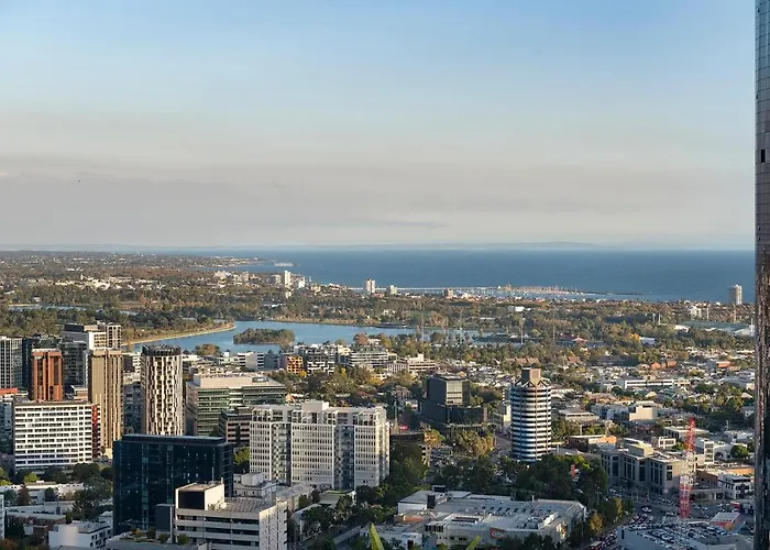 Riverside Living With Amazing Views