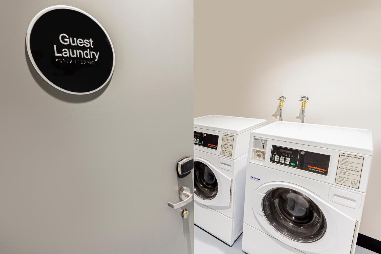 Brady Jones Lane Hotel 4*