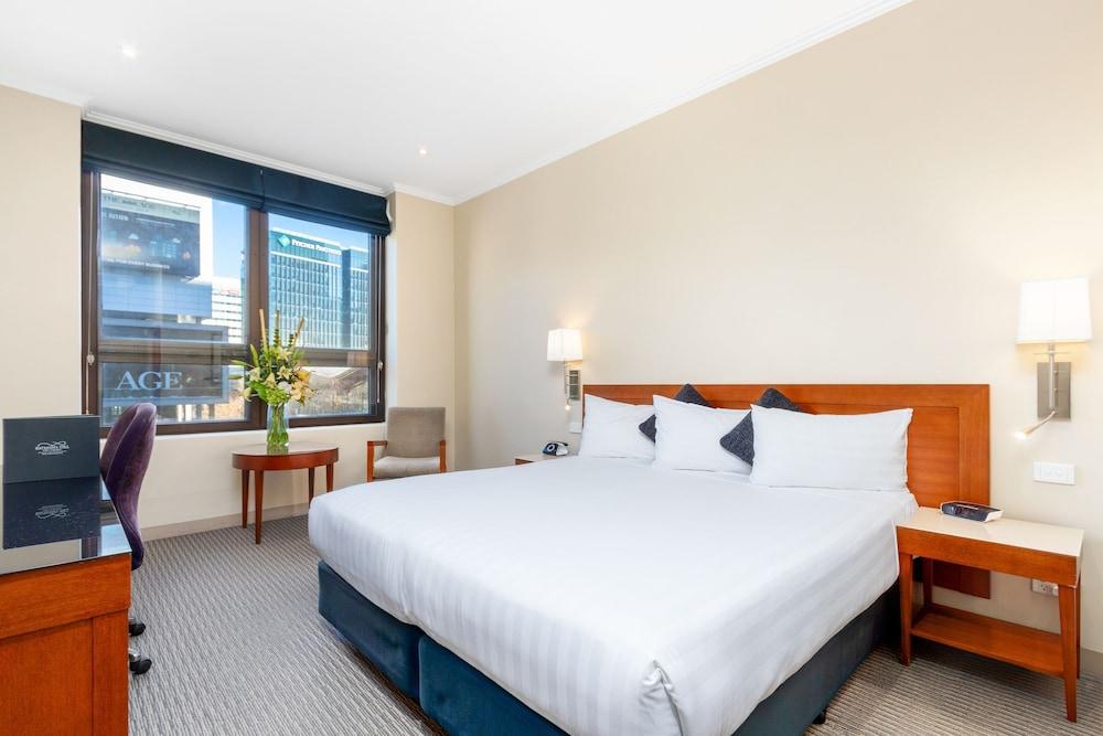 Hotel Batman's Hill On Collins 4*
