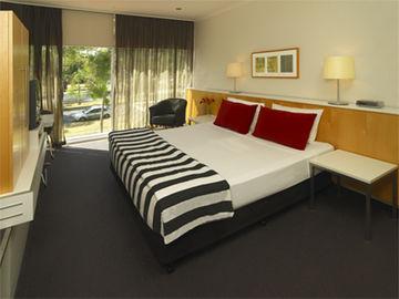 The Parkmore 4*