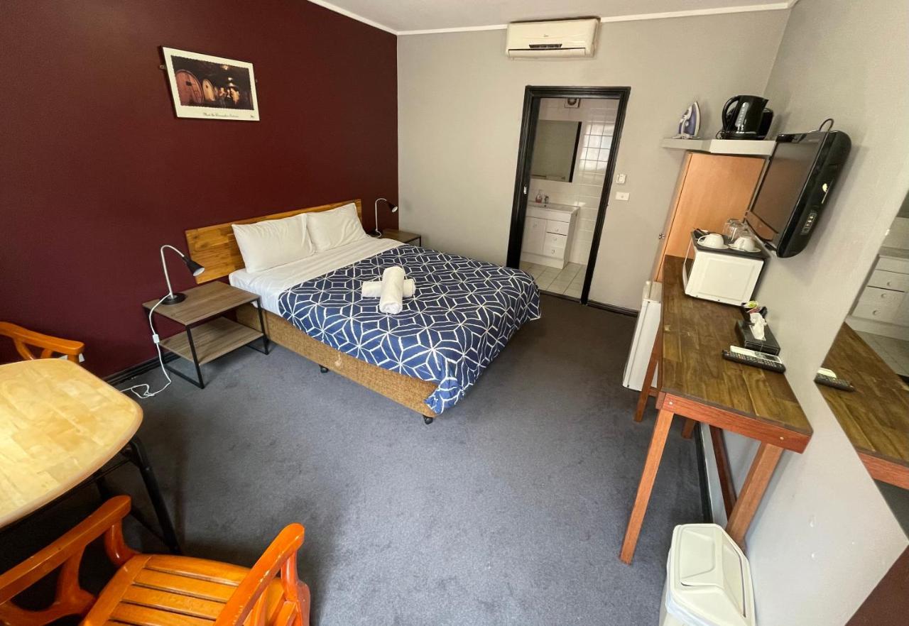 East Motel 3*