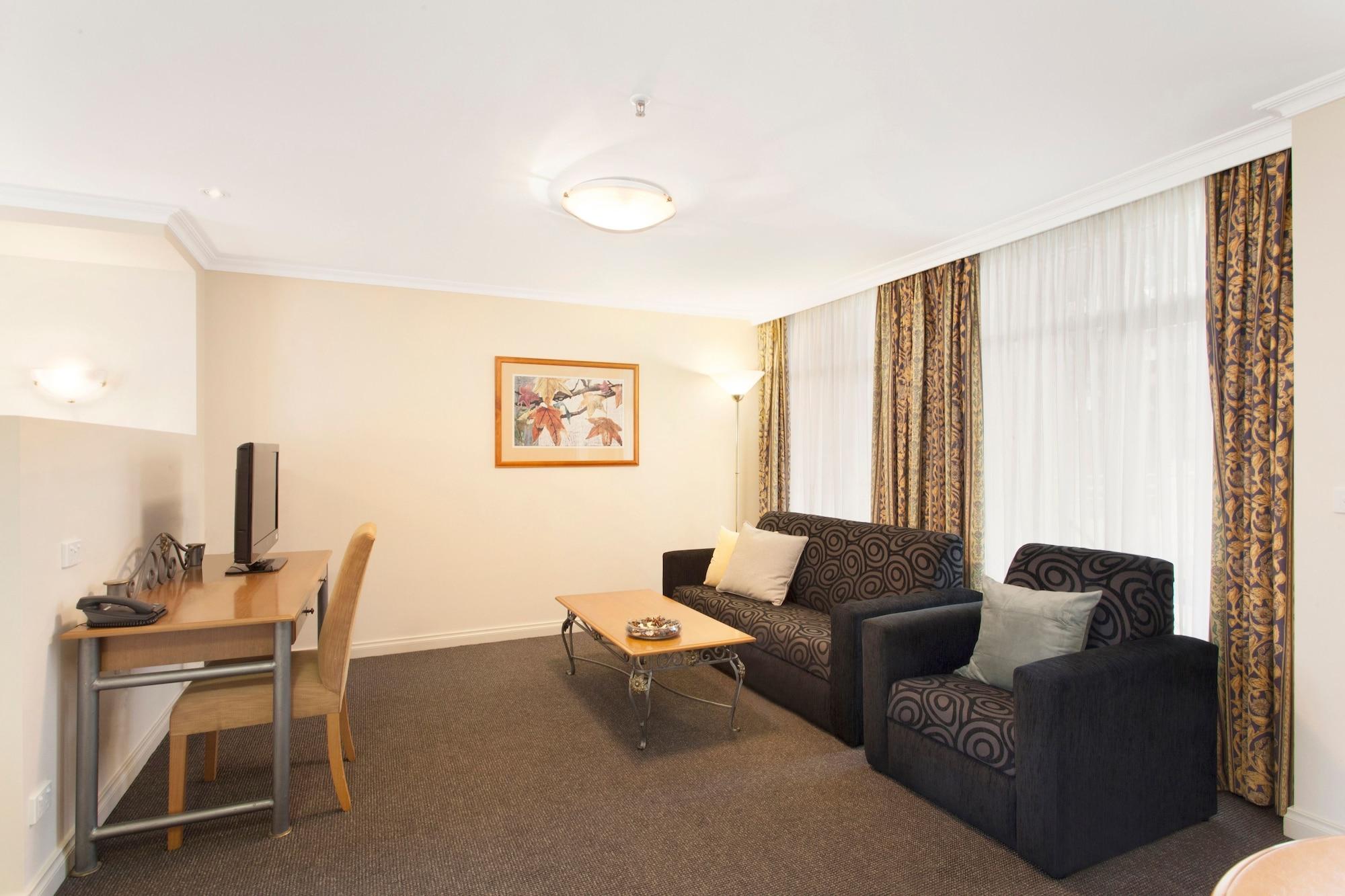 Metropole Official Aparthotel