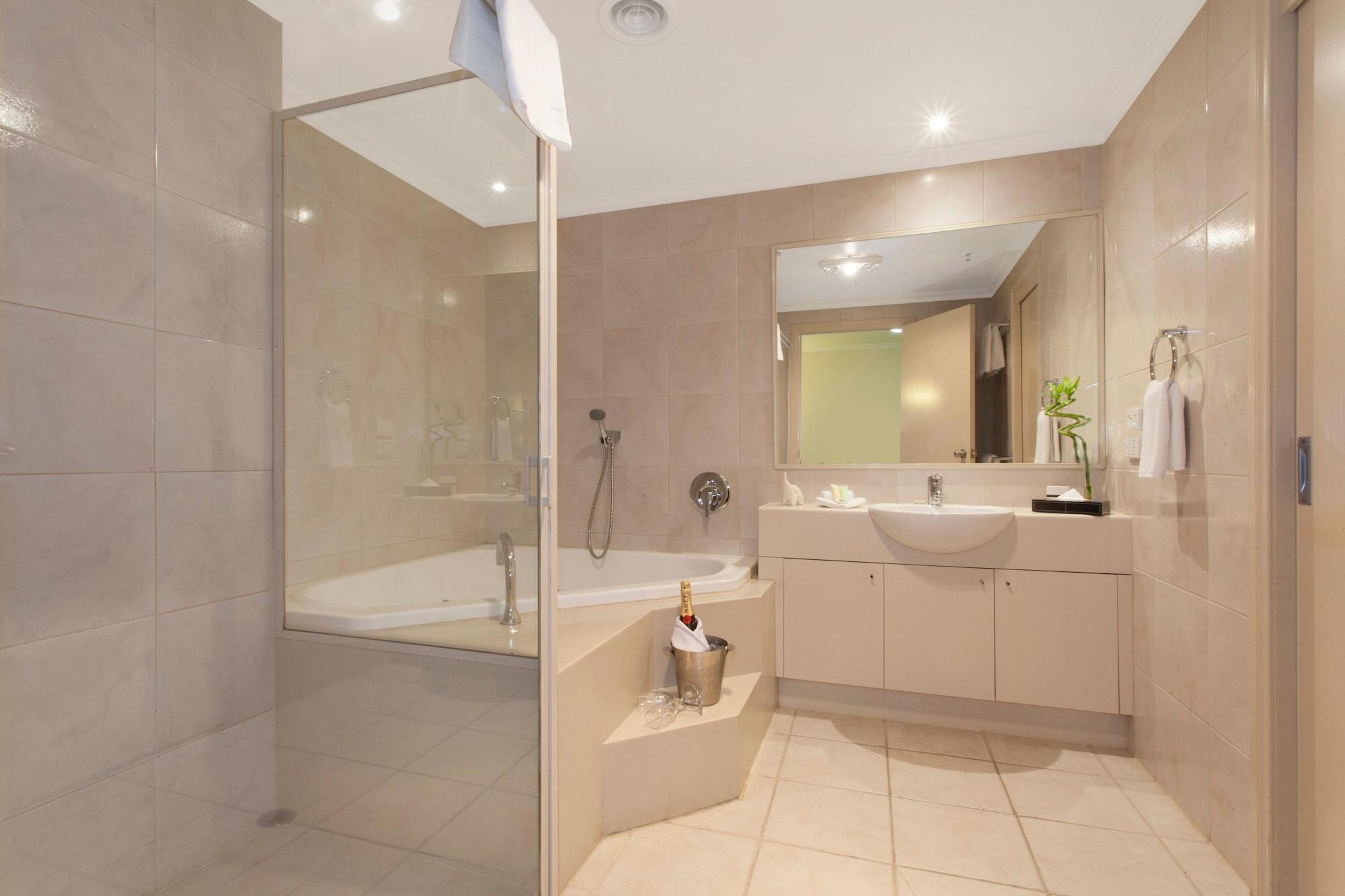 Metropole Official 4*