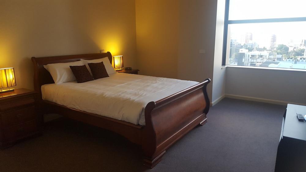 Metropole Official 4*