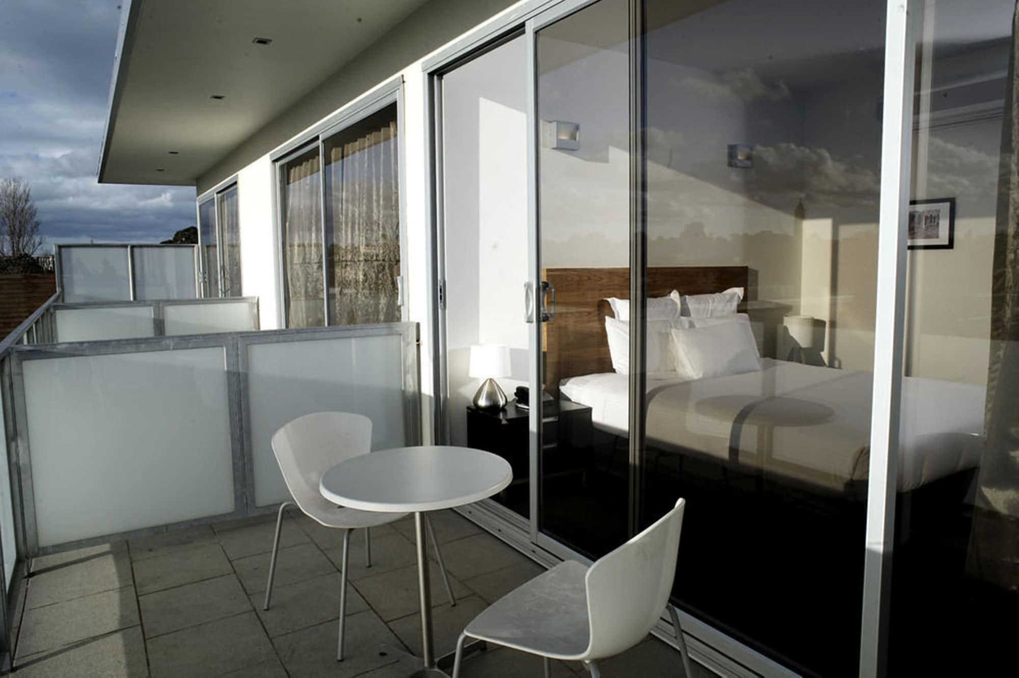 Cosmopolitan And Hotel Melbourne