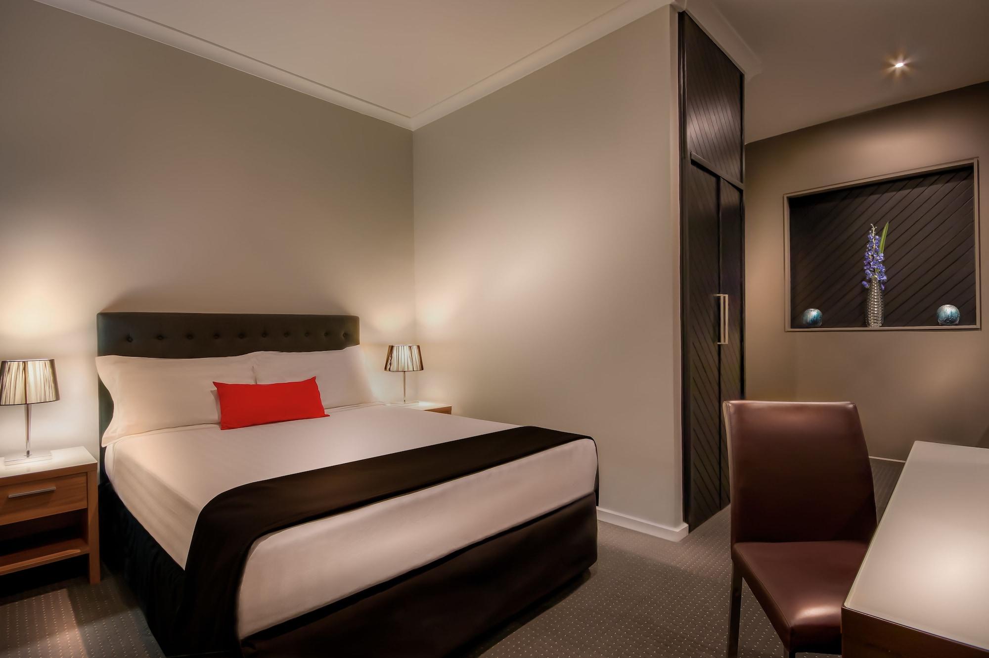Crest On Barkly Hotel 4*