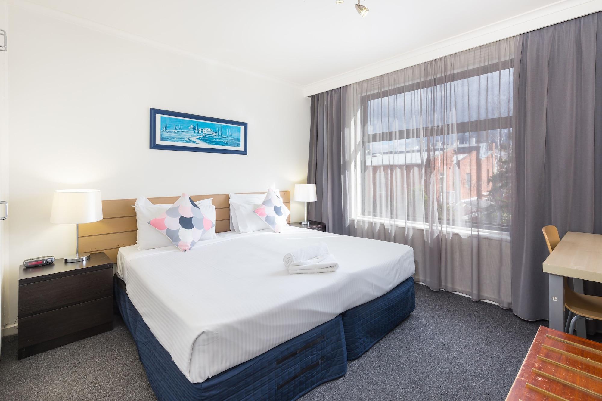 Edge East Aparthotel 4*