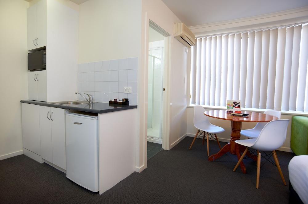 Edge East 4* Melbourne
