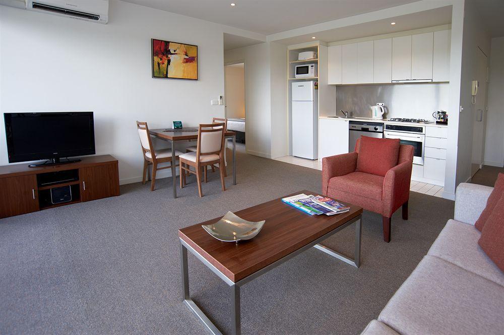 Quest On Dorcas Aparthotel