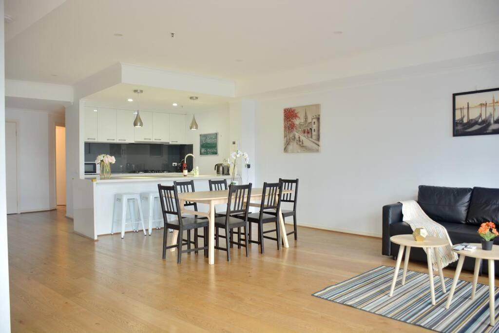 Apartment Riverview Spacious 3br2bath2car Wifipoolgym Crown *