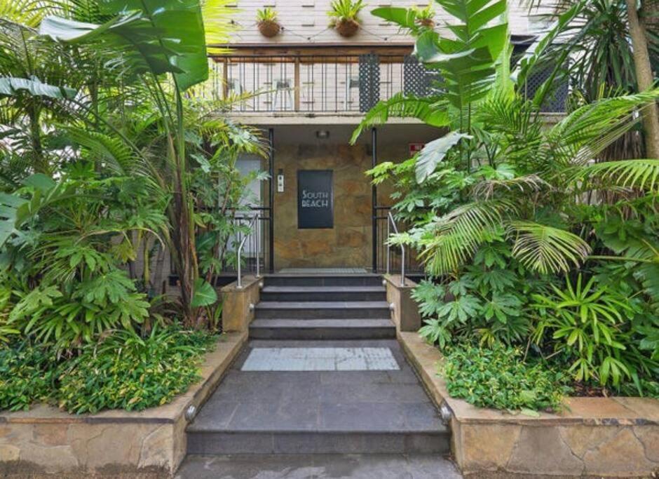 Modern Oasis In Elwood Village *