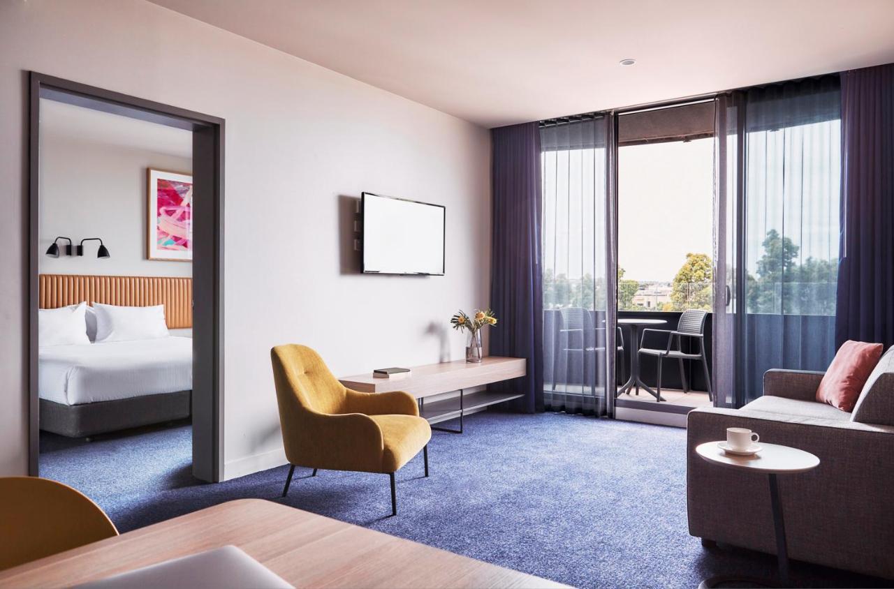 Mantra Epping 4*