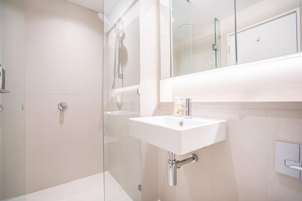 Apartment Gorgeous 1b Docklands Amazing View Facilities#mq26 Melbourne