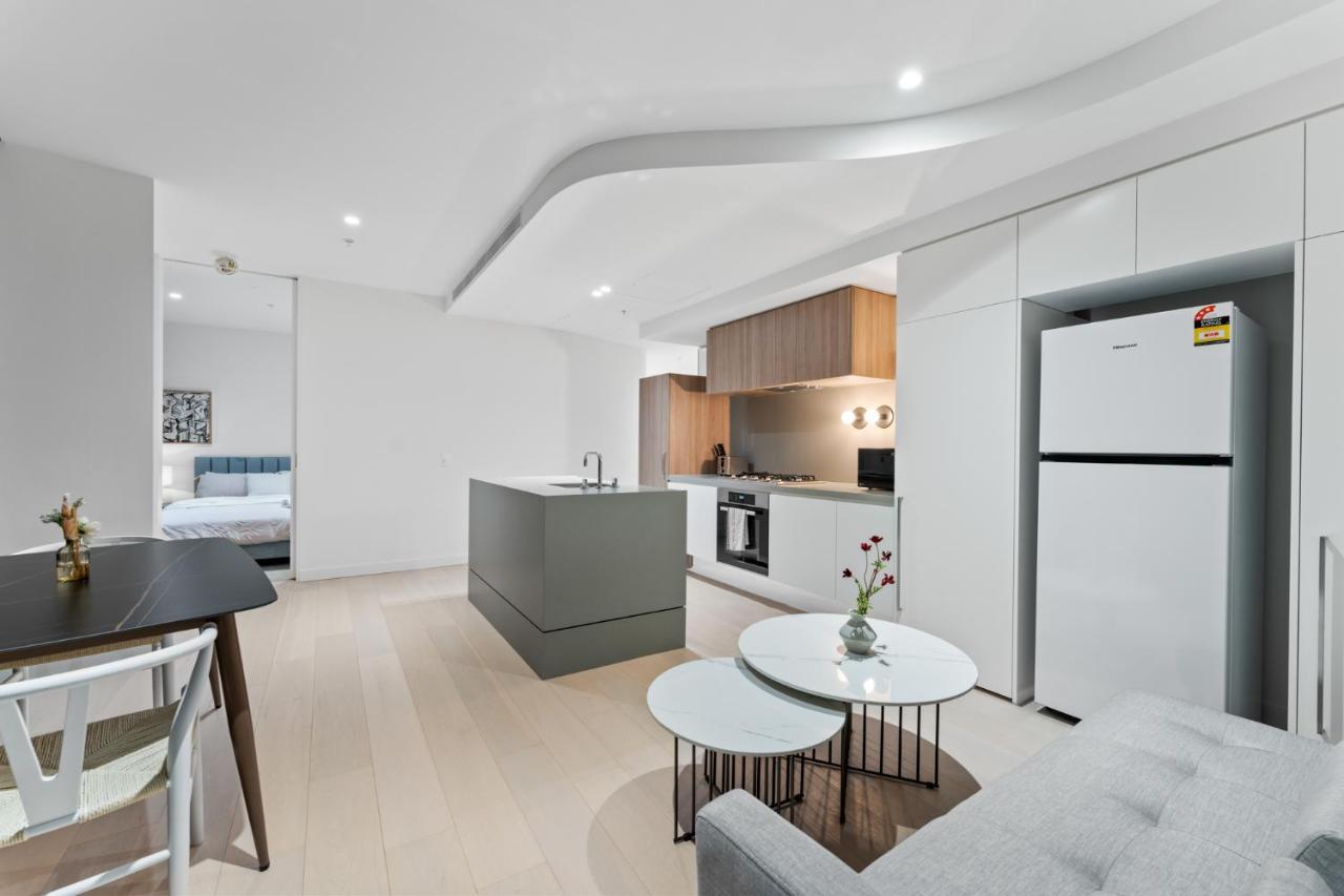 Apartment Spectacular Views And Stylish Design - Your Perfect Melbourne
