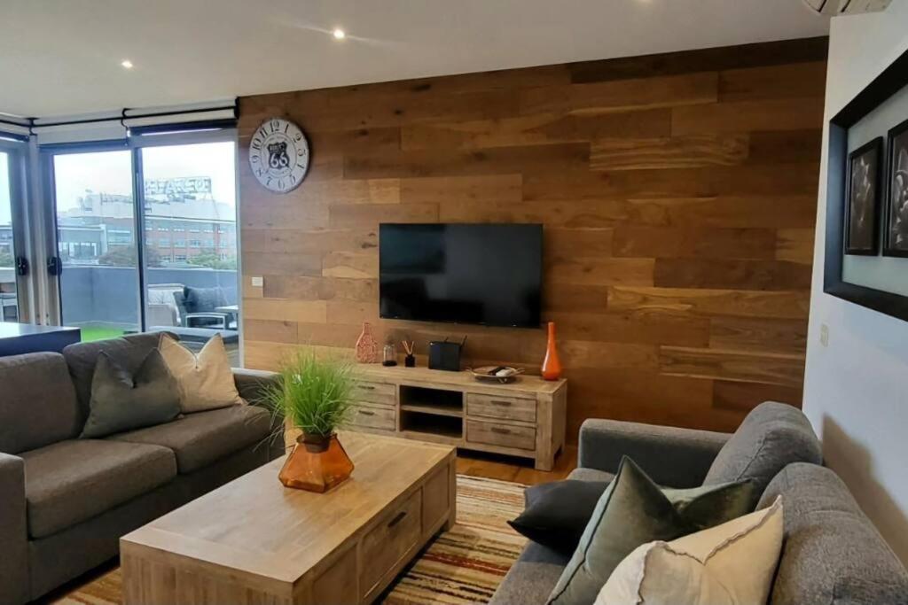 Penthouse 3 Bedroom 6 Guests 2 Bathrooms Apartment