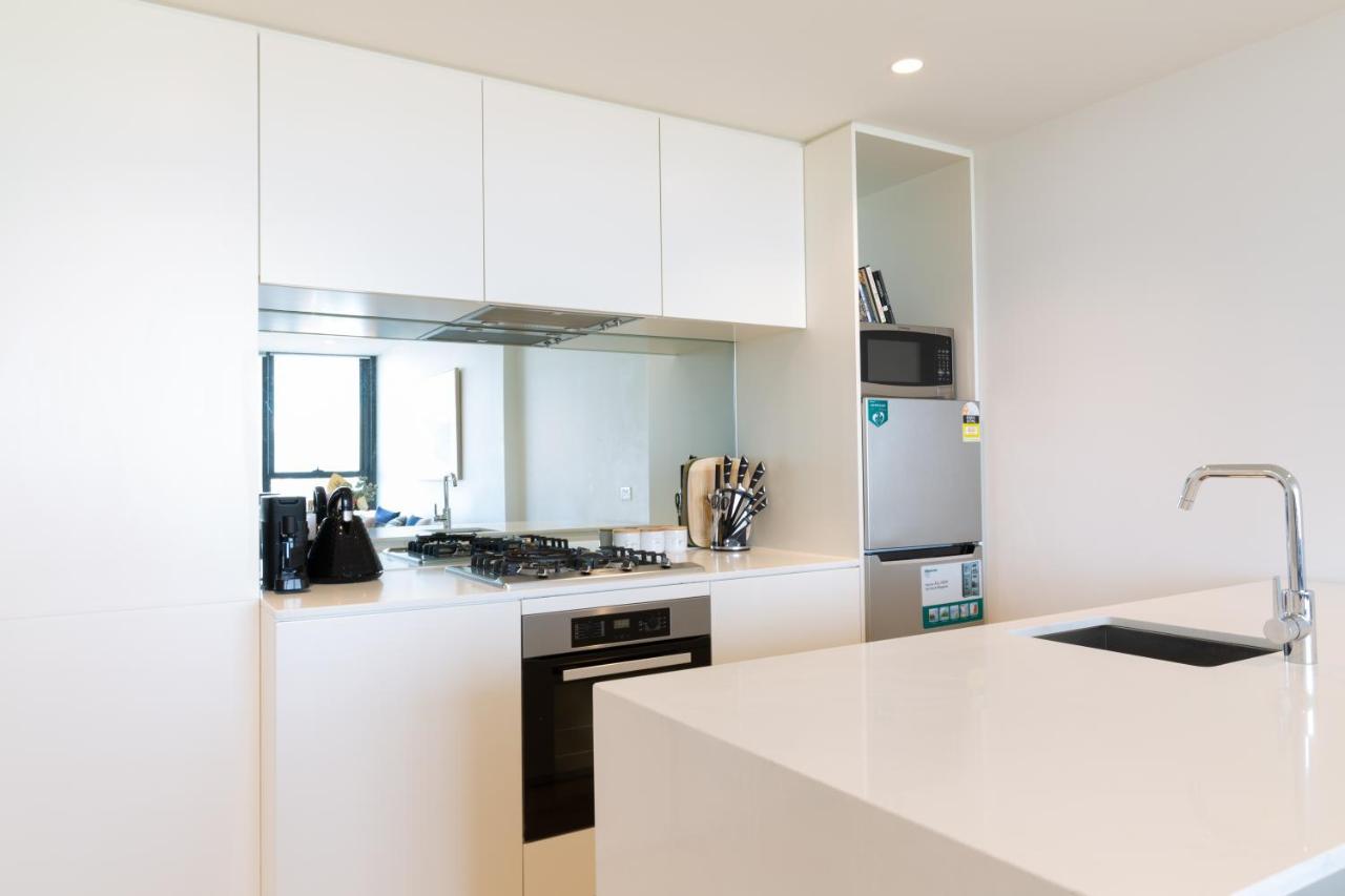 Mega Style Square Apartment